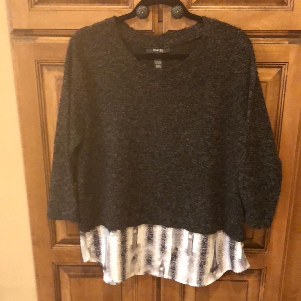 Eiffel tower sweater